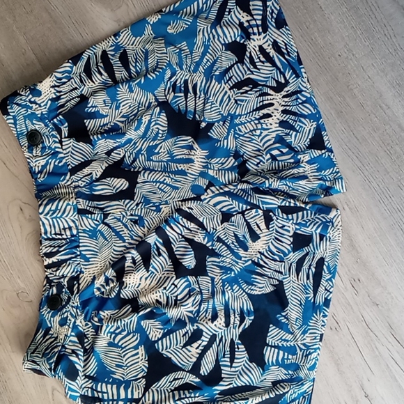 COPY - Robert Louis Palm leaf Shorts size XL - Picture 2 of 10